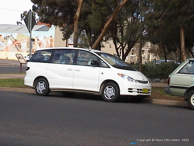 hertz australia toyota tarago #4